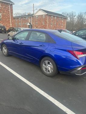 2024 Hyundai ELANTRA SE