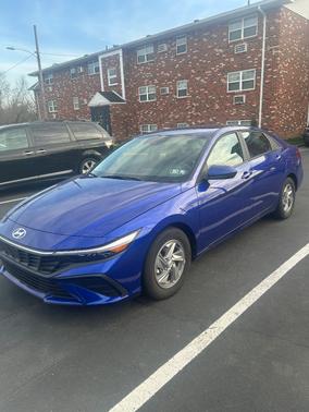 2024 Hyundai ELANTRA SE