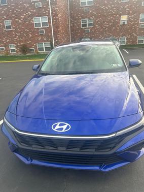 2024 Hyundai ELANTRA SE