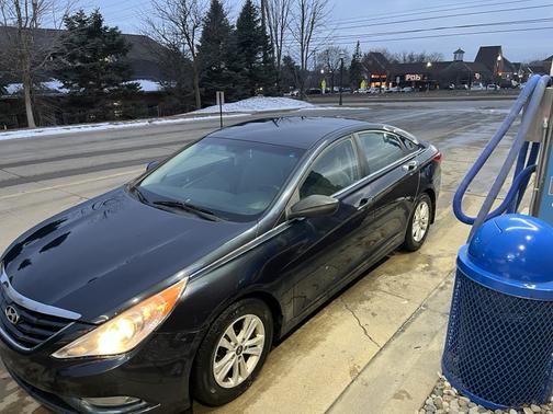 2013 Hyundai SONATA GLS