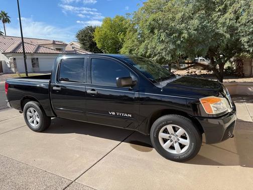 Black 2012 Nissan Titan SV