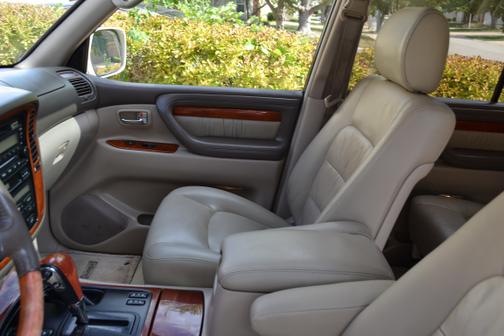 2000 Lexus LX 470 Base