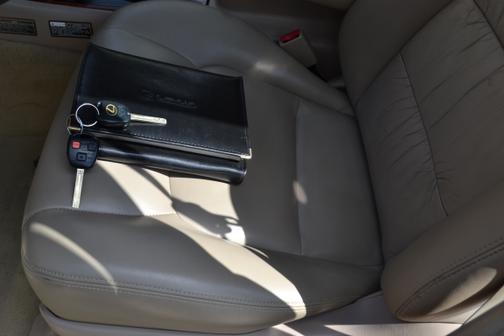 2000 Lexus LX 470 Base