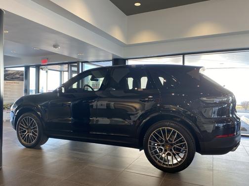 2021 Porsche Cayenne S