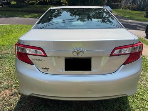 Silver 2014 Toyota Camry SE