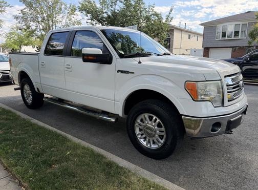 White 2010 Ford F-150 XLT SuperCrew