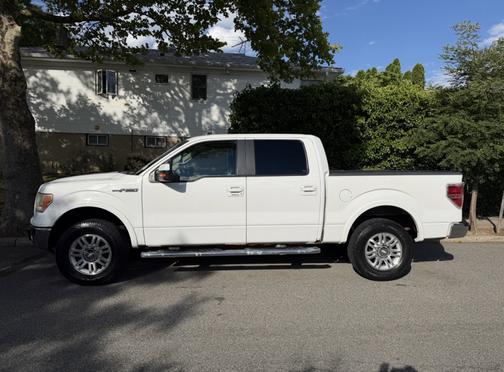 White 2010 Ford F-150 XLT SuperCrew
