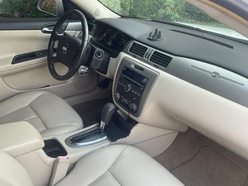 White 2006 Chevrolet Impala SS