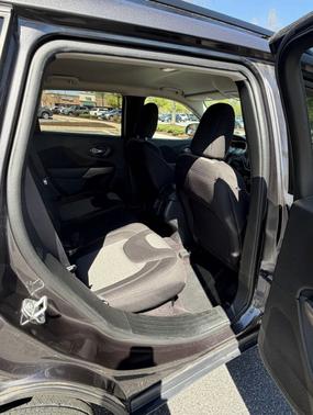 Gray 2017 Jeep Cherokee Sport