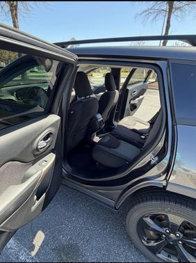 Gray 2017 Jeep Cherokee Sport