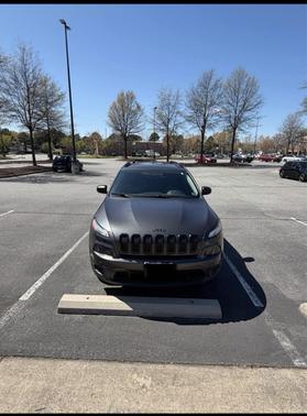 Gray 2017 Jeep Cherokee Sport