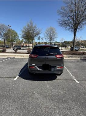 Gray 2017 Jeep Cherokee Sport