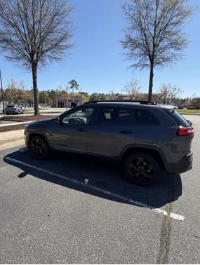 Gray 2017 Jeep Cherokee Sport