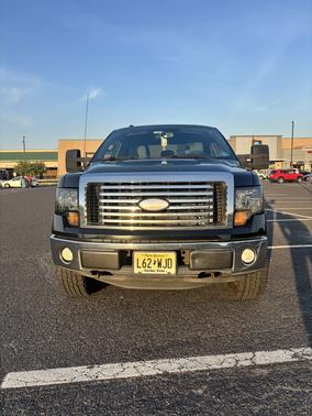 Black 2011 Ford F-150 XLT