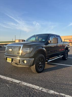 Black 2011 Ford F-150 XLT