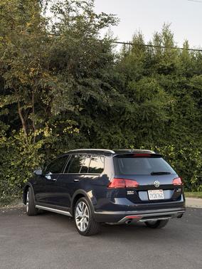 2017 Volkswagen Golf Alltrack TSI SEL