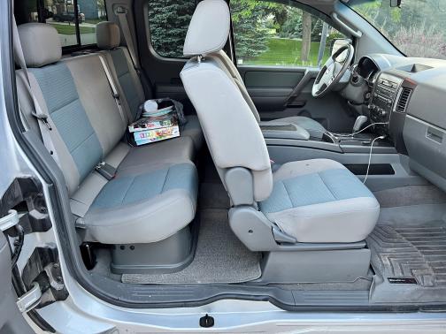 Silver 2007 Nissan Titan SE King Cab