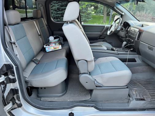 Silver 2007 Nissan Titan SE King Cab