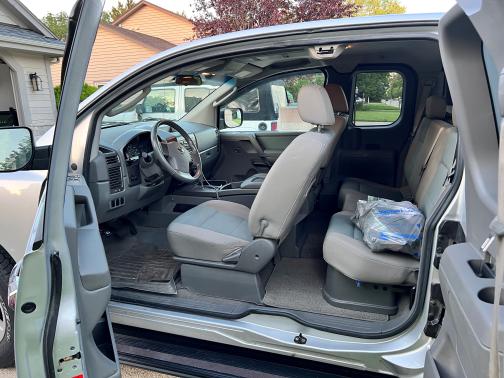 Silver 2007 Nissan Titan SE King Cab
