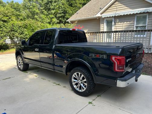 Black 2015 Ford F-150 Lariat