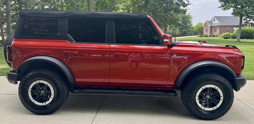 Red 2023 Ford Bronco Outer Banks Advanced