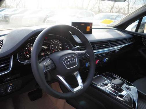 2019 Audi Q7 55 Premium Plus