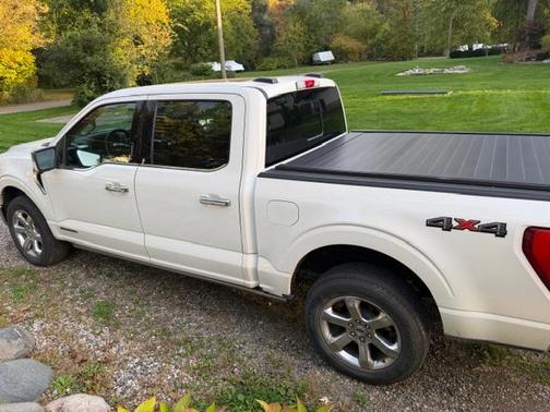 White 2022 Ford F-150 Lariat