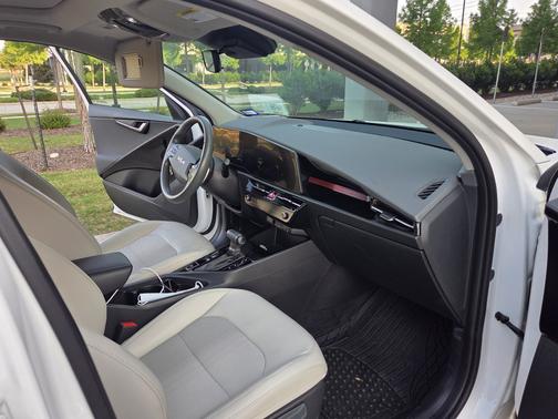 2023 Kia Niro EX Touring