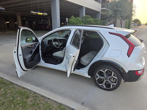 2023 Kia Niro EX Touring