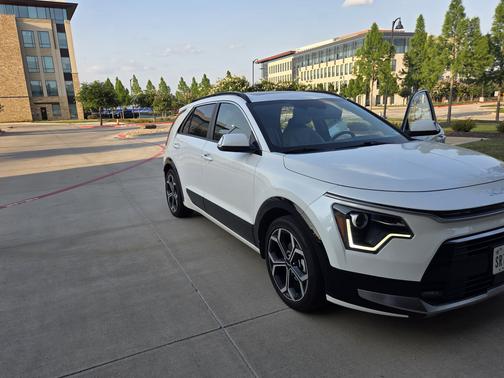 2023 Kia Niro EX Touring