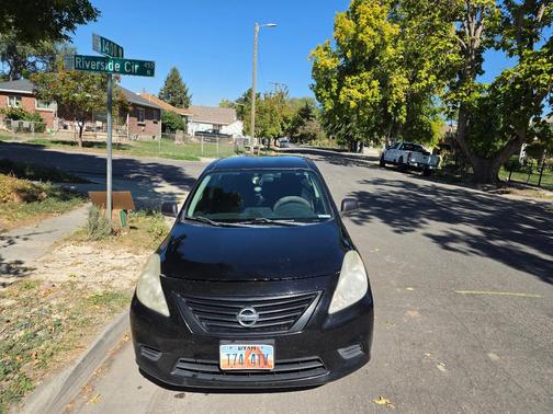 Black 2012 Nissan Versa 1.6 S