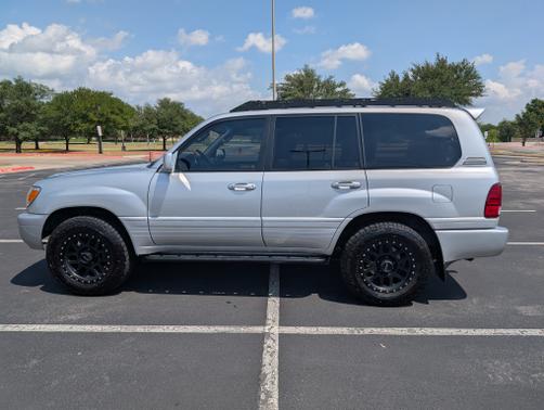 2006 Lexus LX 470 Base