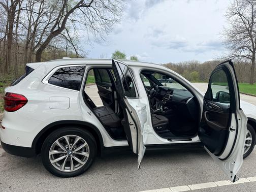 White 2018 BMW X3 xDrive30i