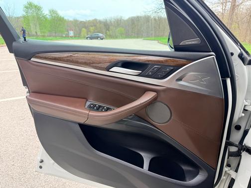 White 2018 BMW X3 xDrive30i