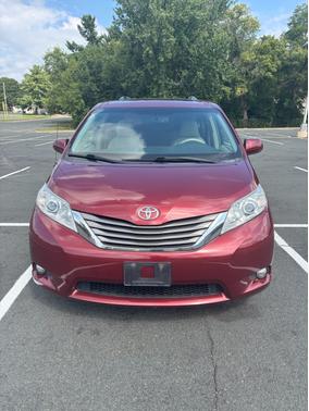 2012 Toyota Sienna XLE