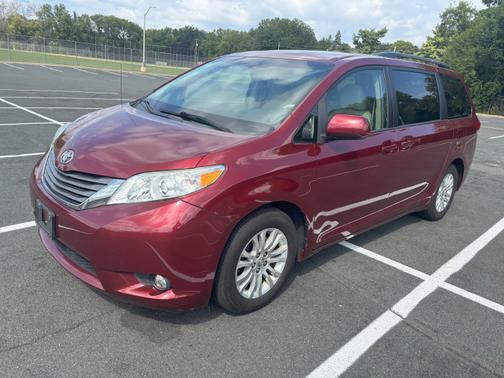 2012 Toyota Sienna XLE