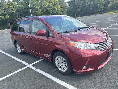 2012 Toyota Sienna XLE