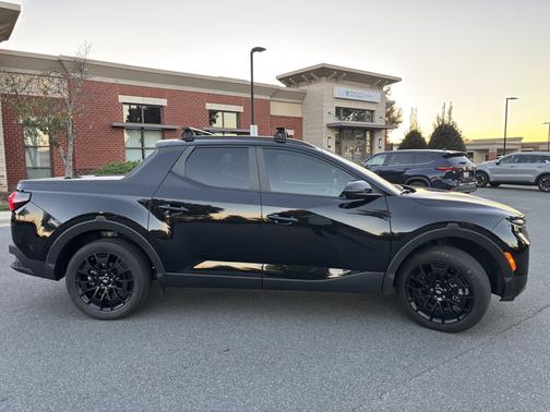 Black 2024 Hyundai SANTA CRUZ Limited