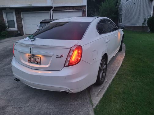 White 2010 Lincoln MKS EcoBoost