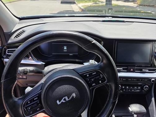 Blue 2022 Kia Niro Plug-In Hybrid EX