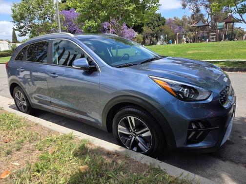 Blue 2022 Kia Niro Plug-In Hybrid EX