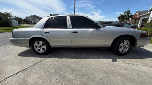 Silver 2008 Ford Crown Victoria LX