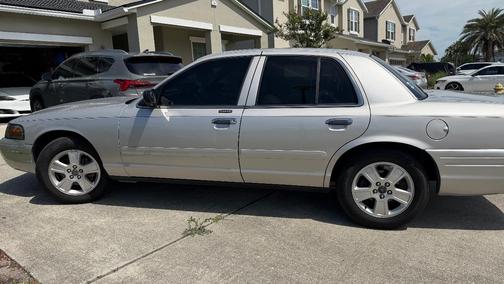 Silver 2008 Ford Crown Victoria LX