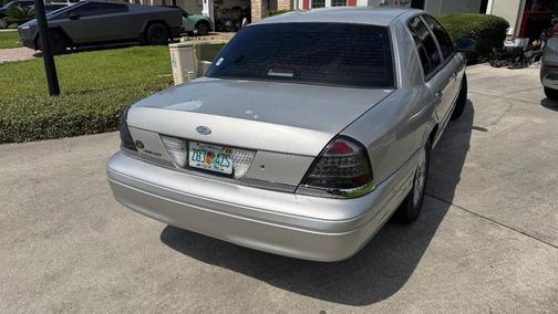 Silver 2008 Ford Crown Victoria LX