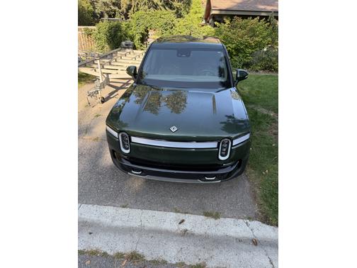 2023 Rivian R1T Adventure Quad-Motor Large Package