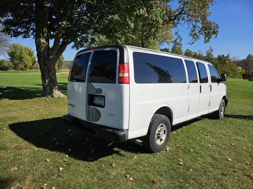 2008 Chevrolet Express 3500 Base