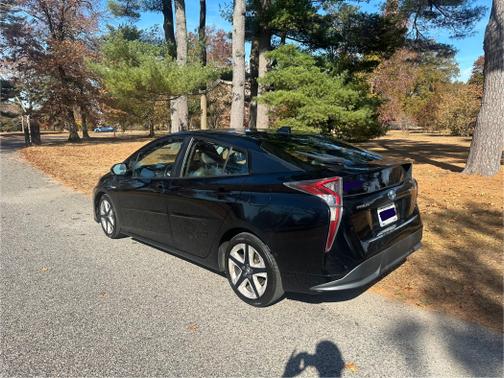 2017 Toyota Prius Four Touring
