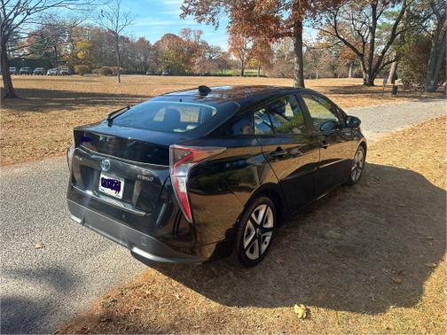 2017 Toyota Prius Four Touring