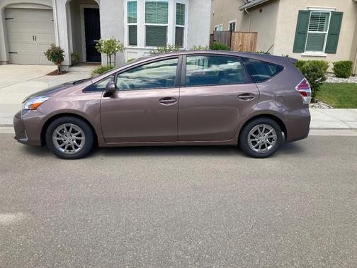 Brown 2017 Toyota Prius v Five