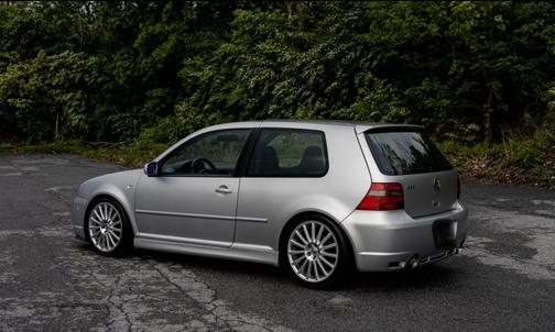 2004 Volkswagen R32 Base